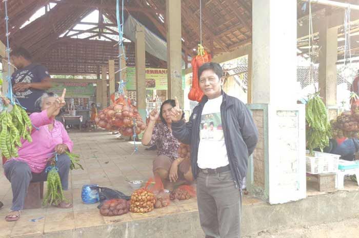 Blusukan ke Pasar Jombang, Pendiri RGS Pendukung Khofifah Borong Dagangan