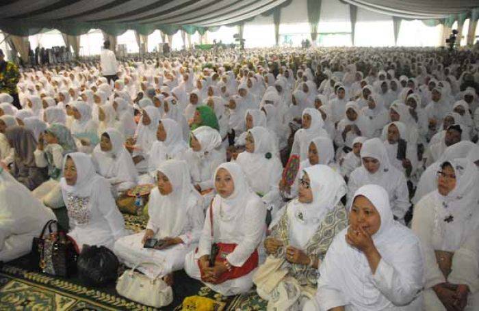 Puluhan Ribu Nahdliyin Ikuti Istighosah Kubro di Alun-alun Jombang Jelang Muktamar NU