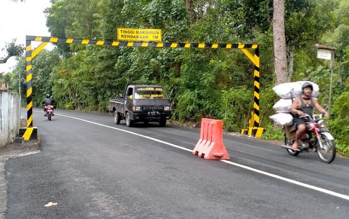 DPUPR Bantah Pemasangan Portal Untuk Menyelamatkan Proyek Jalan Ngampon - Bendo