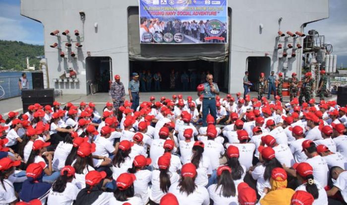 Bersama KRI dr. Soeharso-990, Ratusan Remaja di Manado Mengenal Lebih Dalam Tentang Kemaritiman