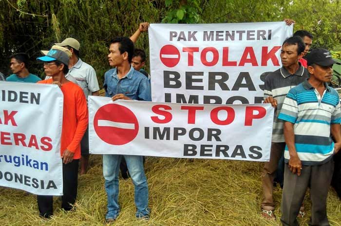 Ada Mentan di Kanor Bojonegoro, Petani Demo Tolak Impor Beras