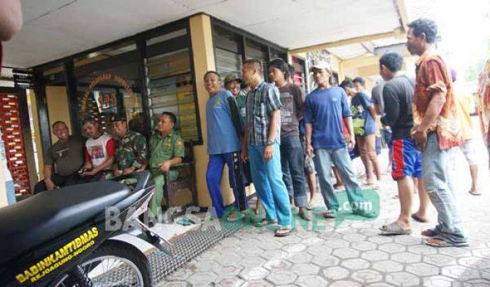 Warga Gerebek Tambang Pasir Diduga Ilegal di Ngoro Jombang, 6 Orang Diamankan
