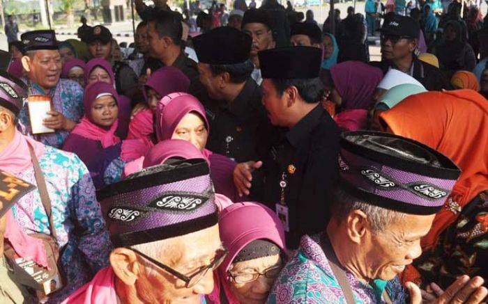 DPRD Gresik Tercengang Jamaah Haji Gresik Ditangkap Bawa Uang Rp 6 Miliar