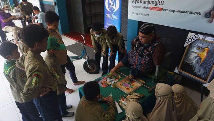 Peduli Difabel, SD Muhammadiyah 1 GKB Gelar Pameran Lukisan dan Galang Donasi