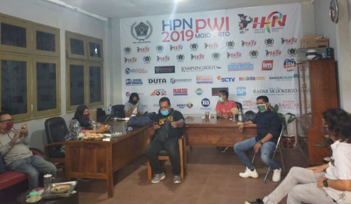 PWI Mojokerto Kawal Penyaluran Bantuan Logistik Covid-19