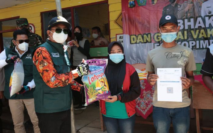 Vaksinasi di Dusun Terpencil, Bupati Sidoarjo Gus Muhdlor: Untuk Pastikan Vaksinasi Merata