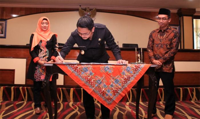 Plt Wali Kota Pasuruan Tandatangani NPHD Pilwali 2020, KPU Dapat Kucuran Rp 761 Juta di Tahun 2019