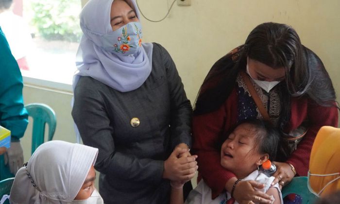 Wali Kota Mojokerto Pantau Langsung Vaksinasi Anak