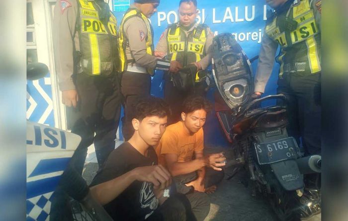 Simpan 17 Butir Pil Koplo, 2 Pemuda Diamankan Tim Turjawali Polrestabes Surabaya