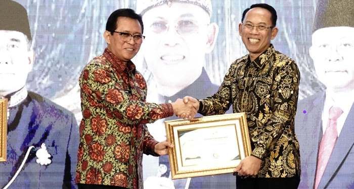 Pj Wali Kota Mojokerto Apresiasi Prestasi Sekda Gaguk Raih ADLG Awards di Ajang Askompsi