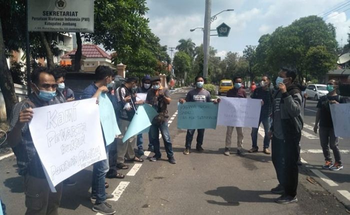 PWI Jombang Minta Penegak Hukum Tindak Tegas Aksi Kekerasan terhadap Jurnalis Tempo