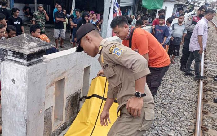Janda 2 Anak dari Probolinggo Tewas Tersambar Kereta di Surabaya