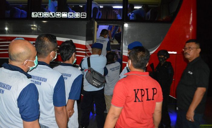 Kanwil Kemenkumham Jatim Pindahkan 34 WBP Risiko Tinggi Ke Nusa Kambangan