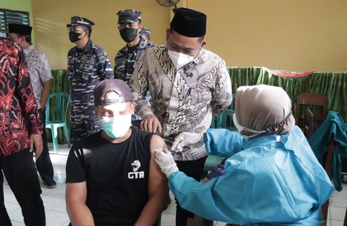 Bupati Gus Yani Hadiri Serbuan 1.200 Vaksin Lantamal V Surabaya di Ponpes Al-Karimi