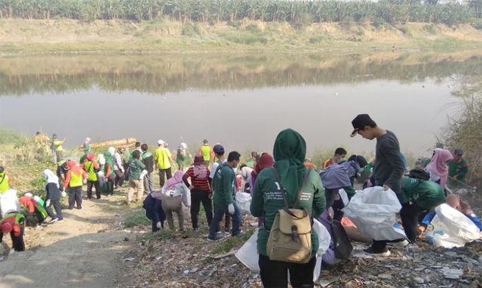 Warga Tepian Sungai Bengawan Solo Bojonegoro Butuh Bak Sampah