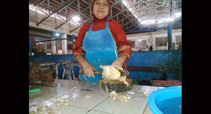 Harga Daging Ayam di Pacitan Turun, Daging Sapi Stabil Tinggi