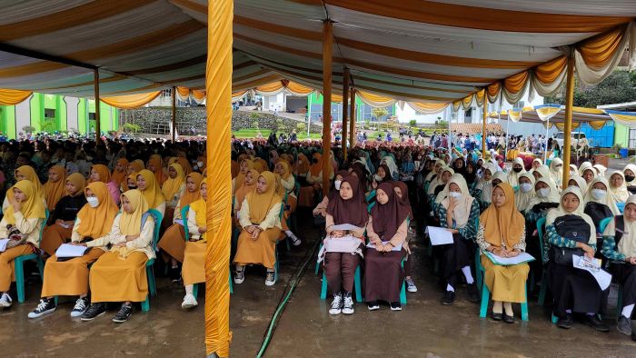 1.400 Siswa-Siswi Tsanawiyah dan SMP Jawa Timur Ikut Kompetisi Sains di Amanatul Ummah