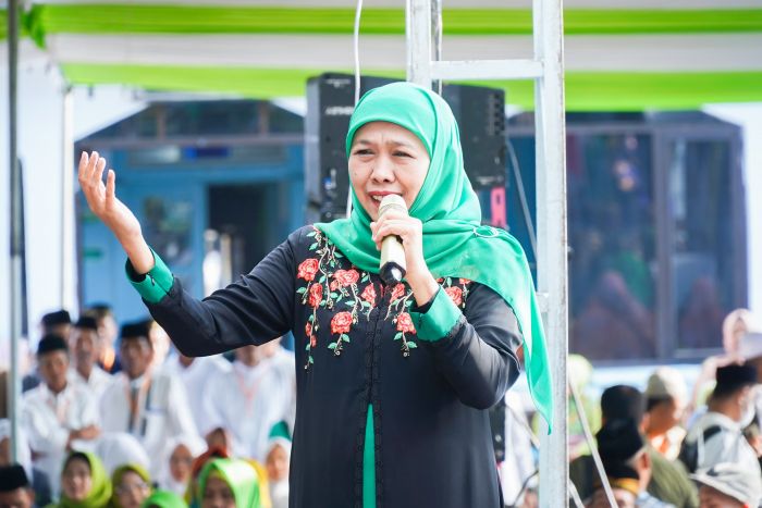 Mohon Doa Restu Maju Pilgub Jatim 2024, ​Khofifah Ajak Muslimat NU Jember Perbanyak Sedekah