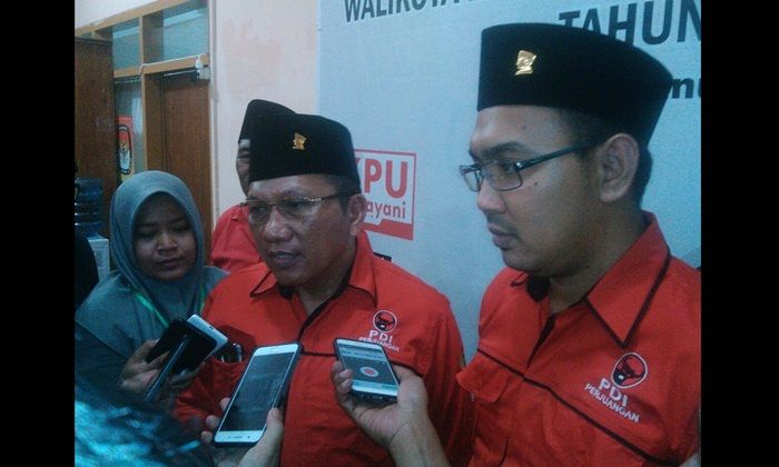 Gagal Usung Petahana, PDIP Mojokerto Kawal Akmal-Rambo ke KPU