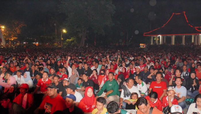5.000 Warga Padati Alun-Alun Sidoarjo Dukung Timnas U-23 dalam Acara Nobar Geden
