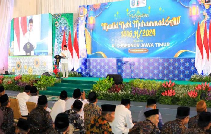 Hadiri Peringatan Maulid Nabi Muhammad SAW 1446 H, Pj Gubernur Jatim Ajak Teladani Sifat Rasulullah