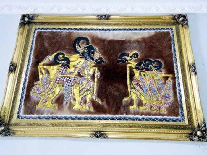 Permintaan Nihil, Pengrajin Lukisan Wayang Kulit di Sumorame Sidoarjo Gulung Tikar