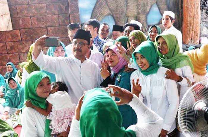 Hadiri Istighosah Muslimat di Tanggulangin, Gus Ipul: Sambutan Warga Sidoarjo Luar Biasa 