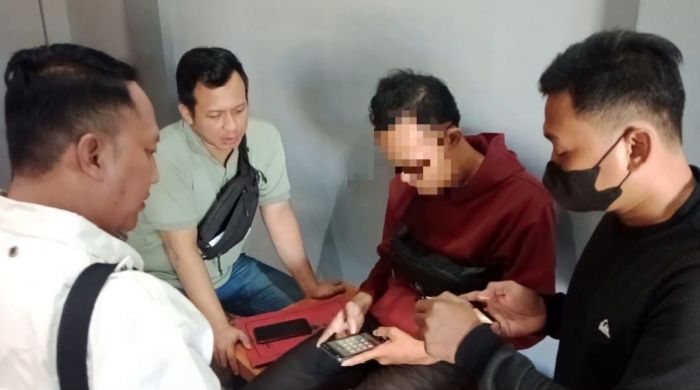 Ketahuan Judi Online, Karyawan Toko Vape di Surabaya Ditangkap Polisi
