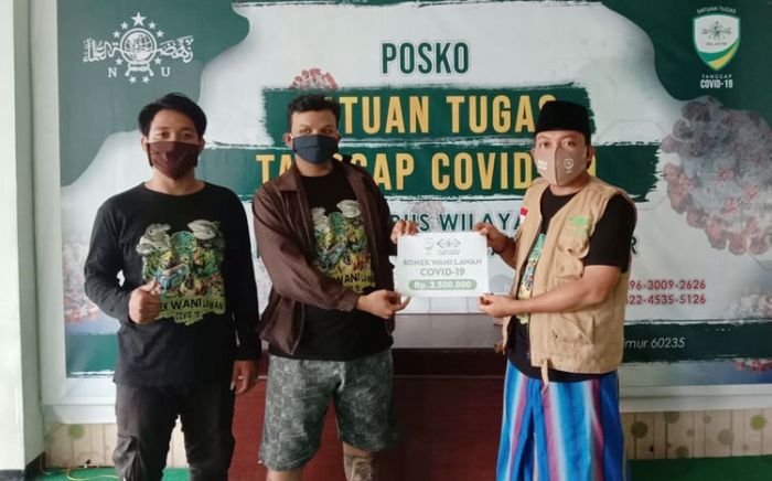 Bonek Surabaya Wani Lawan Covid-19 Serahkan Donasi ke Tenaga Medis Melalui LAZISNU Jatim