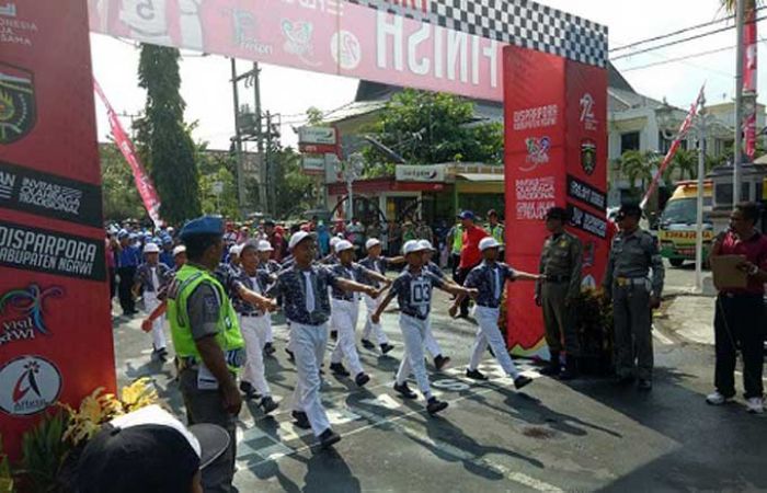 Lomba Gerak Jalan Tingkat SD di Kabupaten Ngawi