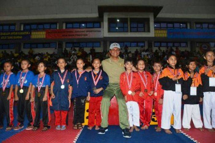 Kasdam V/Brawijaya Hadiri Kejuaraan Karate Piala Danpasmar-1