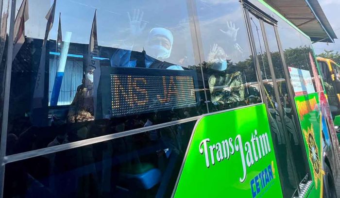 Peringati Hari Pahlawan, Gubernur Khofifah Gratiskan Bus Trans Jatim Sehari Penuh
