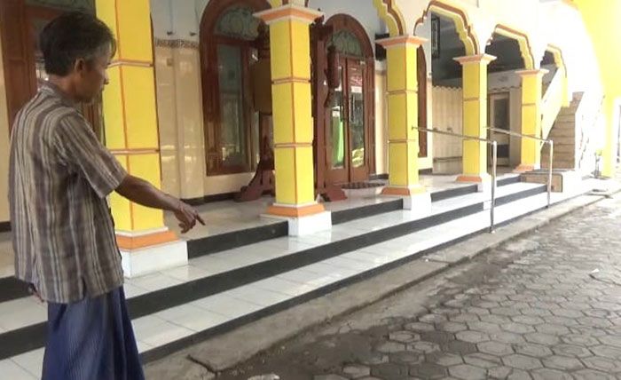Kotak Amal Masjid di Jombang Digondol Maling, Pelaku Terekam CCTV