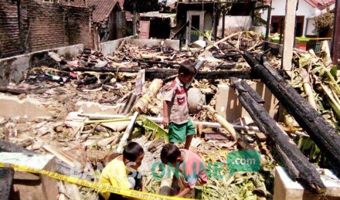 Kebakaran di Bangilan Tuban: 1 Tewas, 2 Luka-luka 