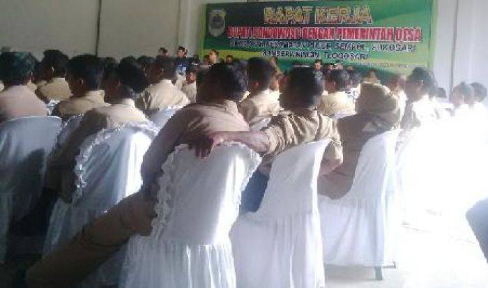 Bupati Bondowoso Sosialisasi APBD 2016 ke Kades dan Perangkat