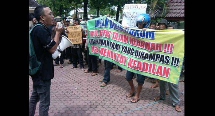 Tanah Diklaim Semen Indonesia, Warga Gaji Tuban Geruduk Kantor BPN