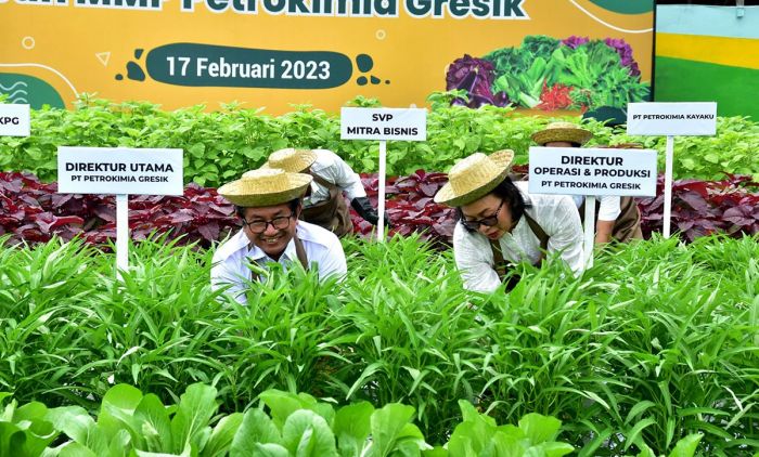 Petrokimia Gresik Sulap Lahan Pemakaman Jadi Moslem Memorial Park dan Kebun Sayuran