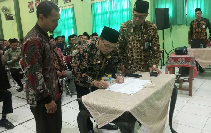 Tingkatkan Mutu Pendidikan, Kemenag Lamongan Teken MoU dengan BAN-PDM Provinsi Jawa Timur