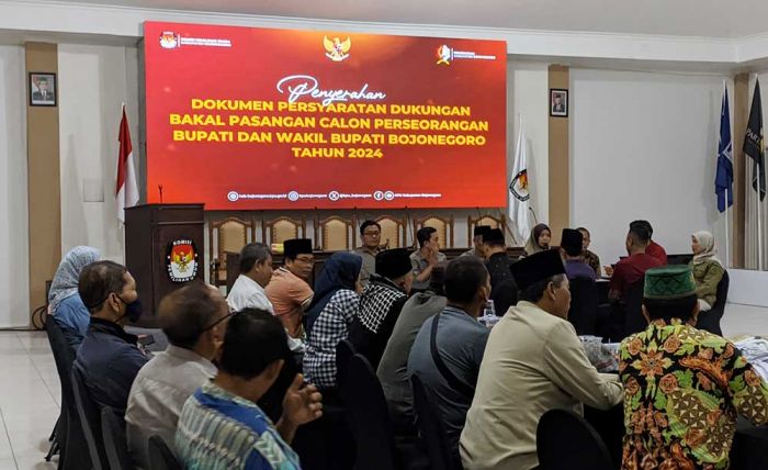 Berkas Pendaftaran Dikembalikan, Tim Pemenangan Nurul Azizah-Nafik Gugat KPU Bojonegoro