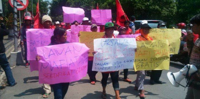 Buntut Sengketa Lahan, Petani Lereng Kelud Ancam Boikot Pilkada