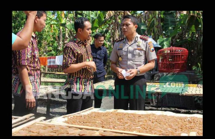 Kapolres Ngawi Pimpin Langsung Penggerebekan Produsen Krupuk Mengandung Boraks di Karangasri