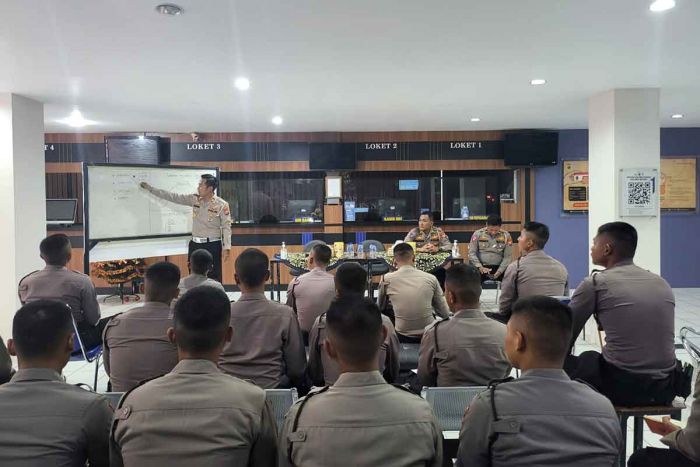 Kasatlantas Polres Ngawi Berikan Arahan Kepada 19 Bintara Tentang Kelalulintasan