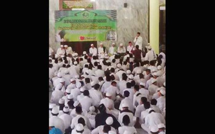 Jelang UN, Ribuan Siswa-siswi Madrasah se-Kabupaten Pasuruan Doa Bersama di Masjid Jami’