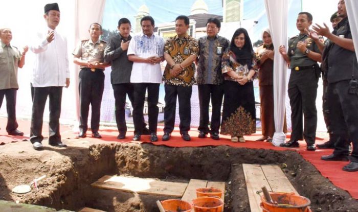 Wali Kota Kediri Hadiri Peletakan Batu Pertama Pembangunan Masjid di PN Kota Kediri