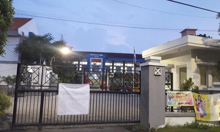 Salah Satu ASN Meninggal, Kantor Kecamatan Tandes Disegel