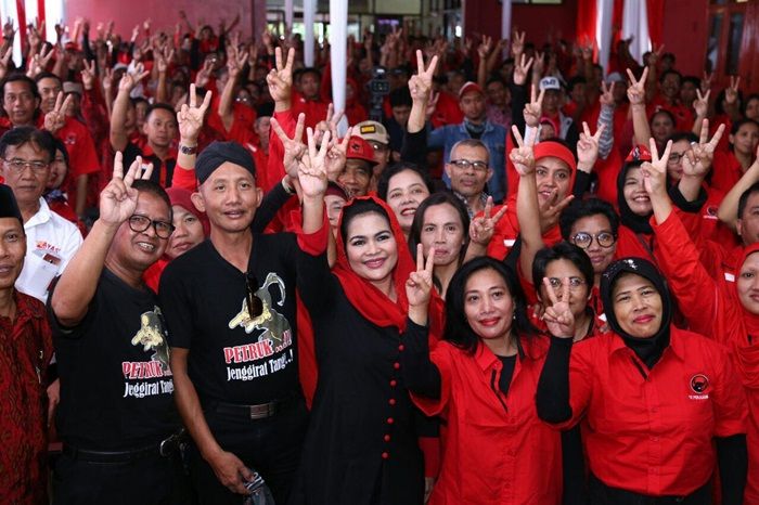 ​Bertemu Kader PDIP Malang, Puti Guntur: Pak Jokowi di Belakang Kita