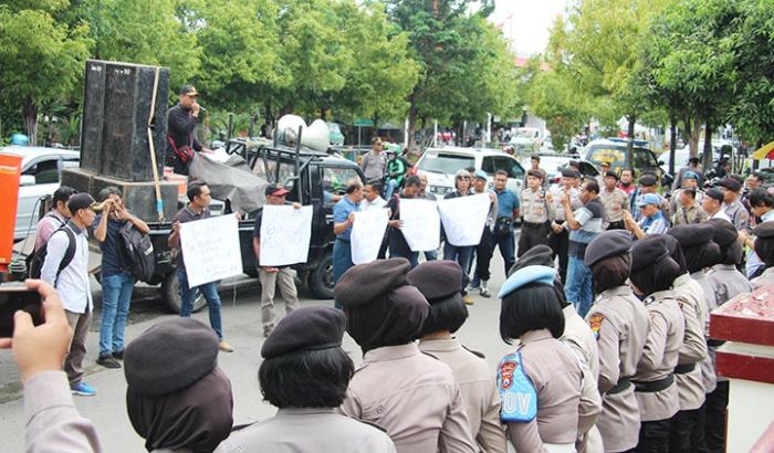 Demo Warnai Sidang Gugatan Praperadilan kepada Polres Ngawi