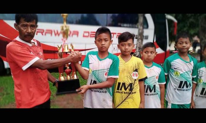 Tim Sepak Bola PP Al-Anwar Modung Raih Juara 1 Event Nasional