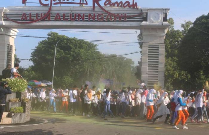 Ribuan Millennial Ramaikan Colour Run Festival di Ngawi