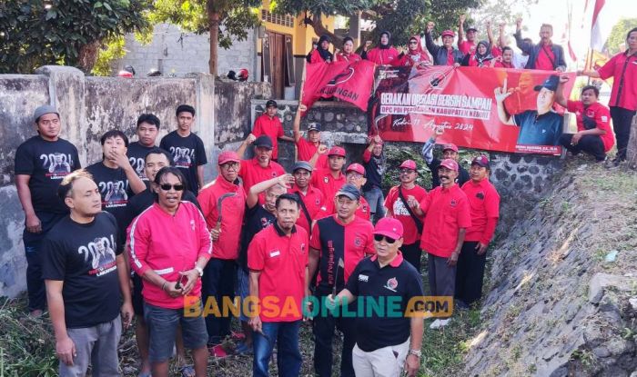 Sambut HUT ke-79 RI, PDIP Kabupaten Kediri Gelar Operasi Bersih Sampah di Sungai Desa Turus